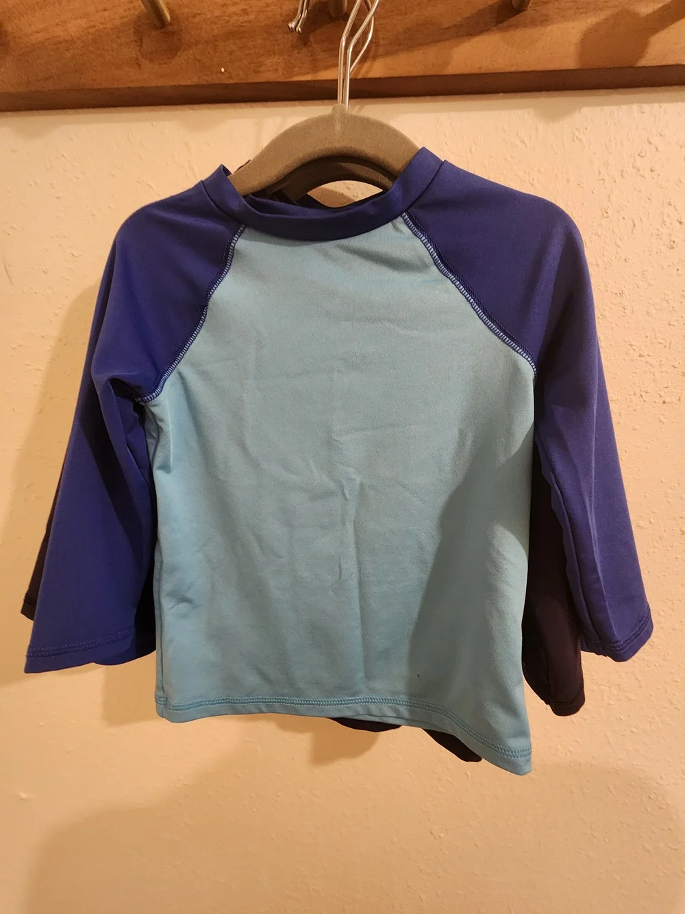 2t Long Sleeve Rashguard Navy, Royal Blue, Light Blue Cat & Jack Carters Lot